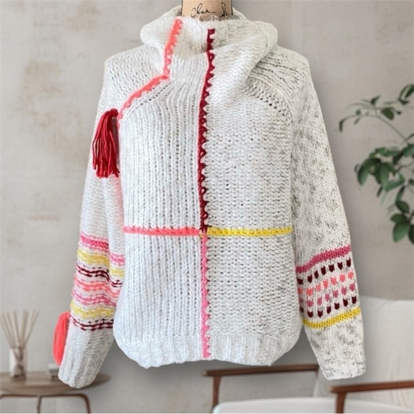 Urban Outfitters BDG Sweater Anissa Knit Tassel Turtleneck Funnel Neck White NWT - Picture 1 of 15